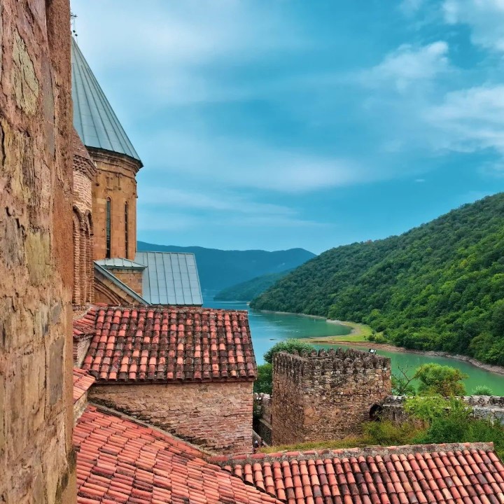 Ananuri − ortodox church and castle complex
