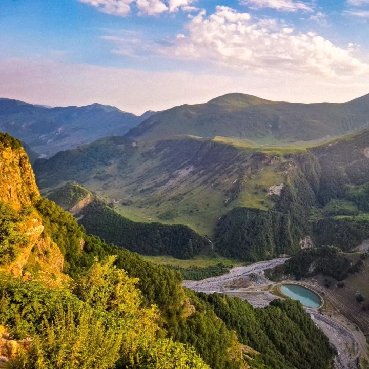 Road to Stepantsminda